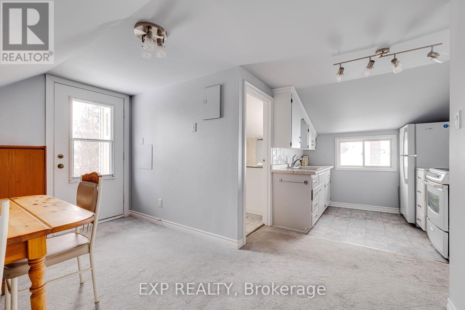 77 BORDEN AVENUE NORTH Image 35