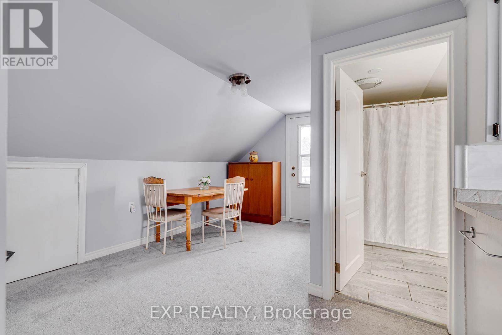 77 BORDEN AVENUE NORTH Image 37