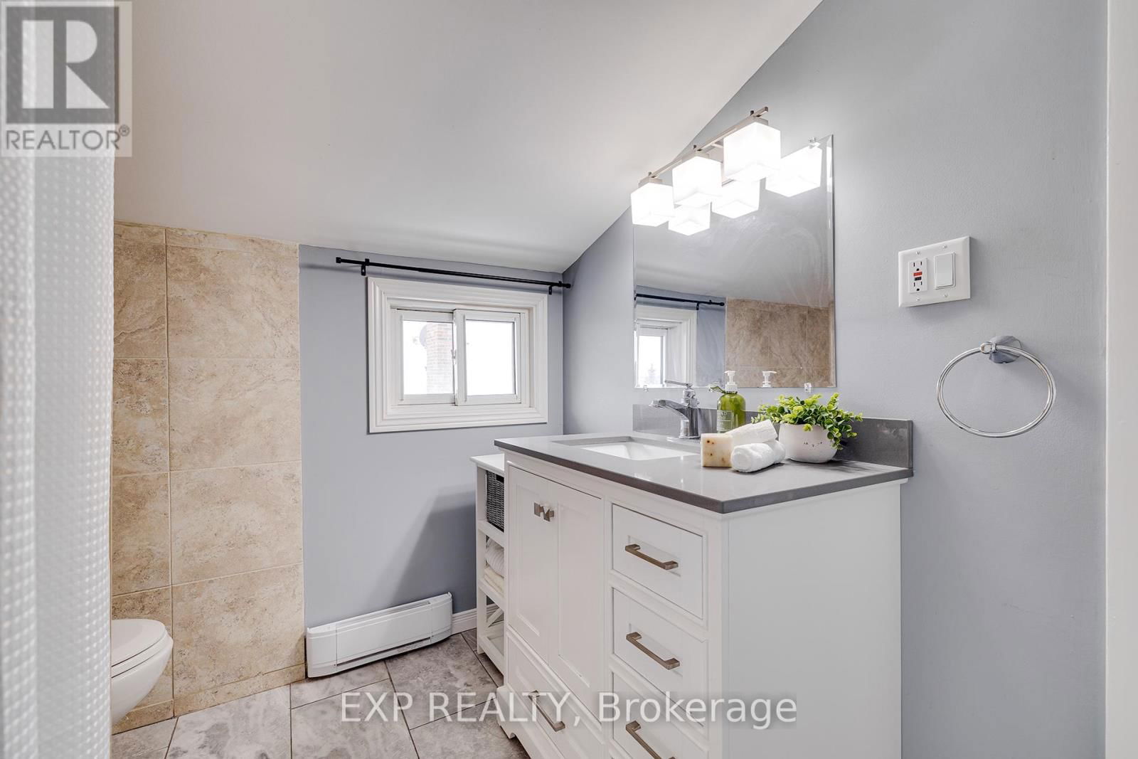 77 BORDEN AVENUE NORTH Image 39