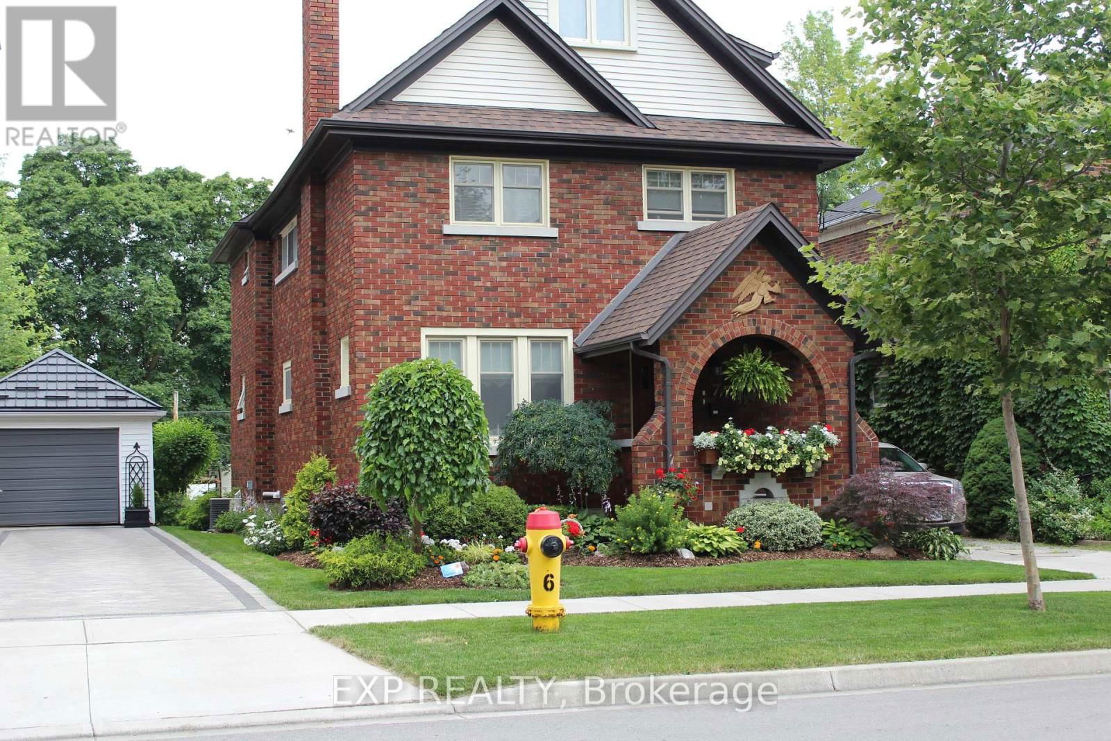 77 BORDEN AVENUE NORTH Image 4