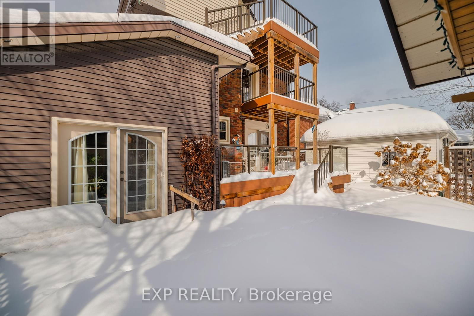 77 BORDEN AVENUE NORTH Image 43
