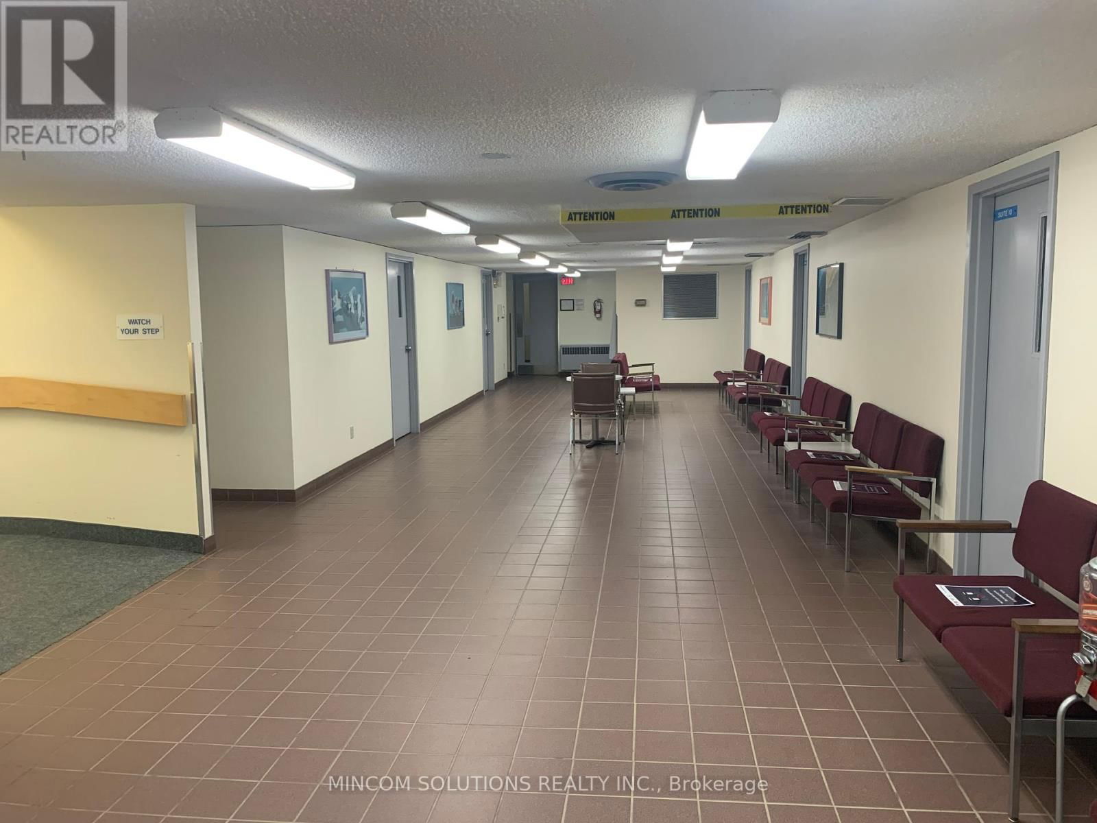955 QUEEN STREET EAST Image 15