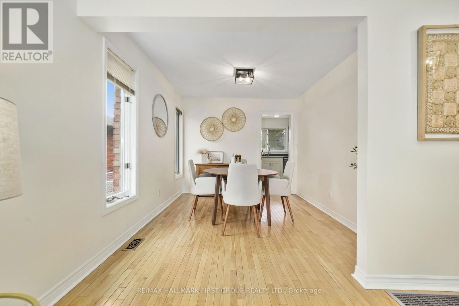 16 ANNE STREET Image 13