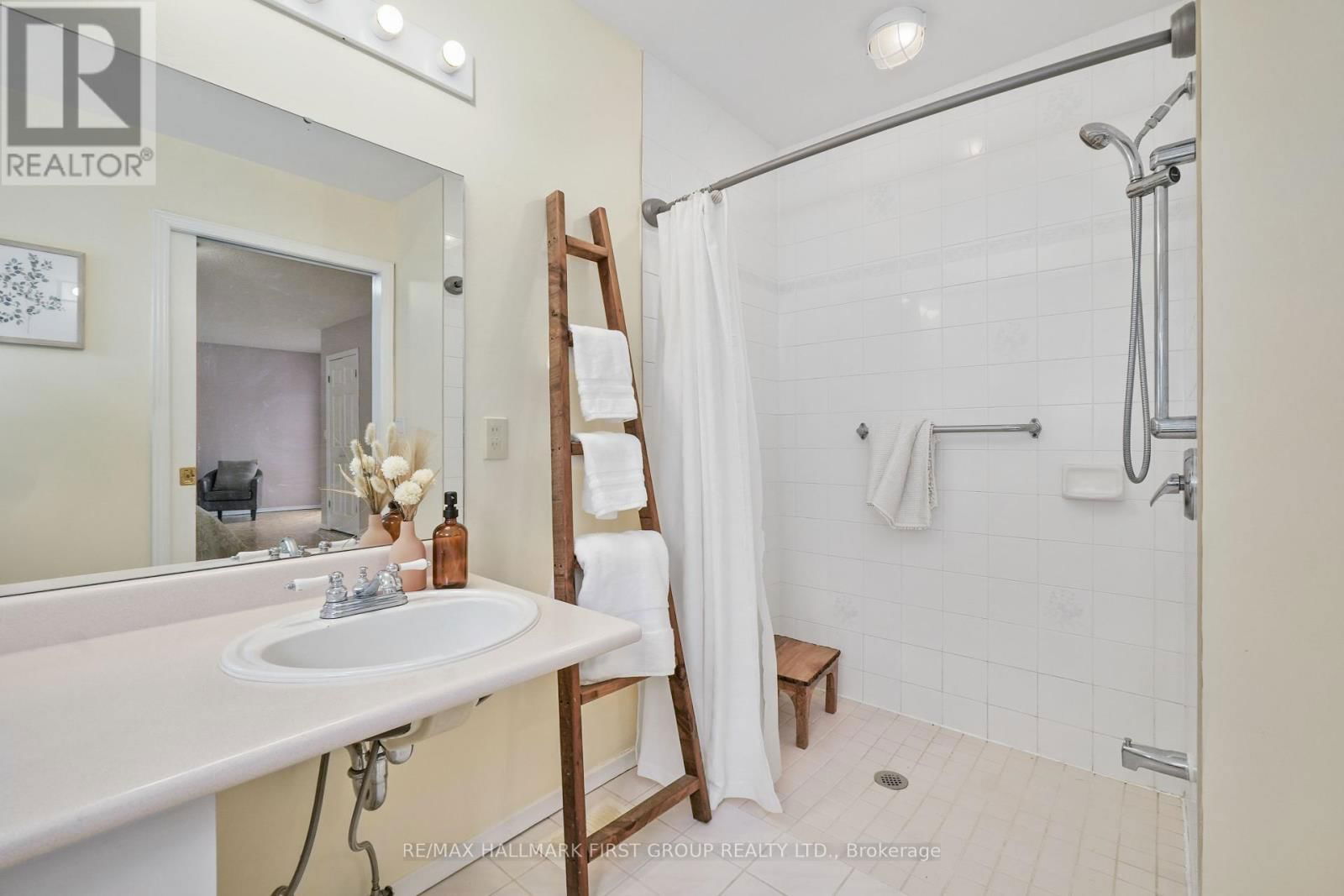 16 ANNE STREET Image 27