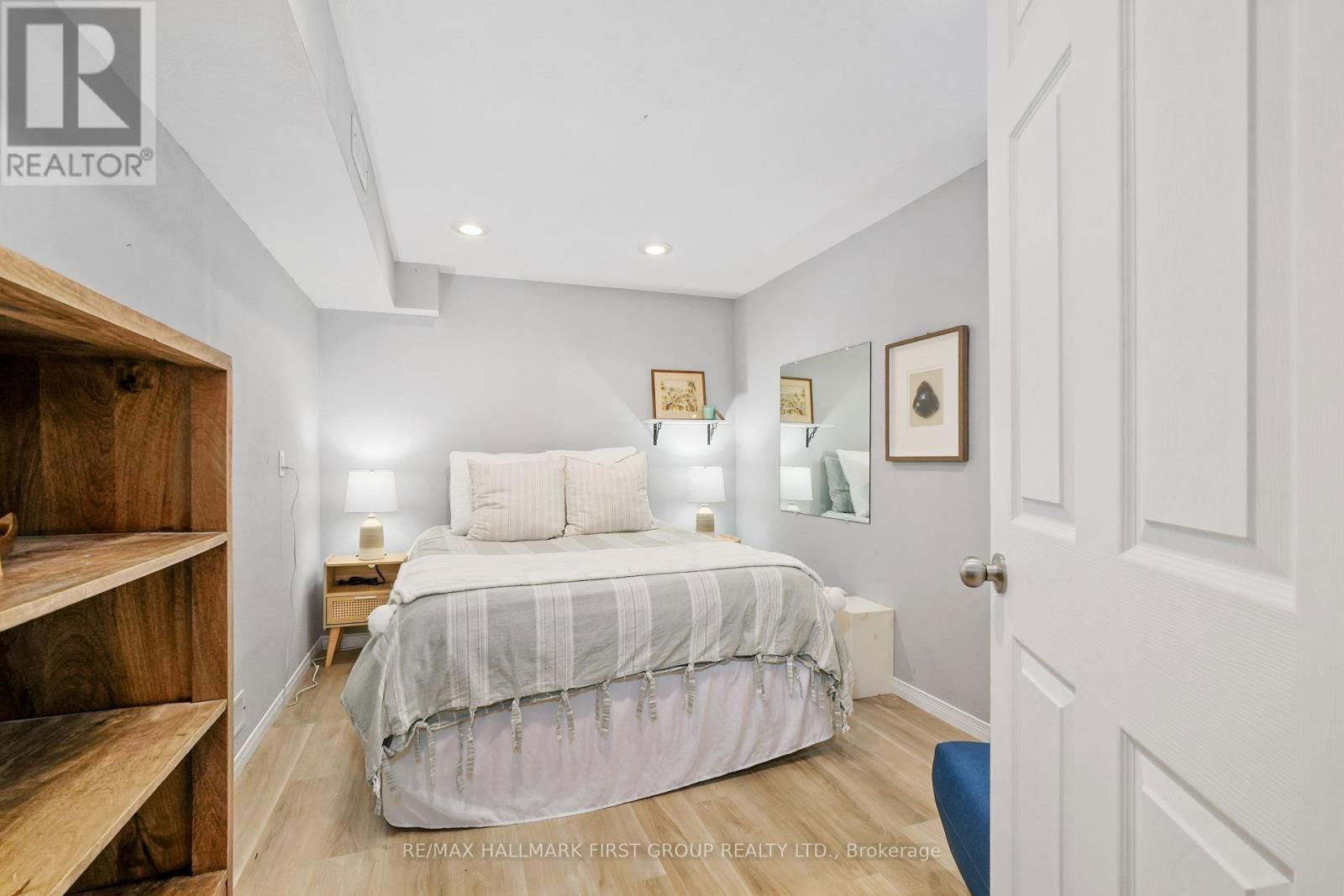 16 ANNE STREET Image 38