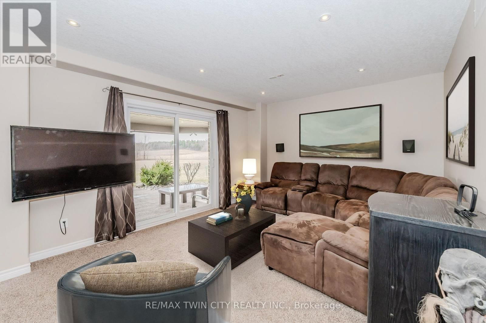 110 DEER CRESCENT Image 11