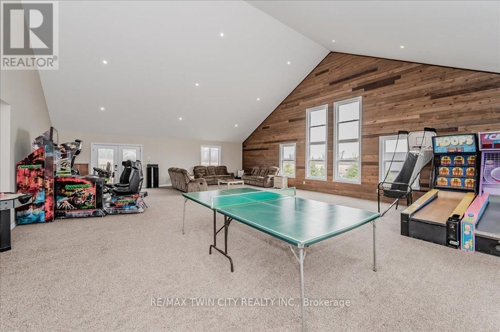 110 DEER CRESCENT Image 18
