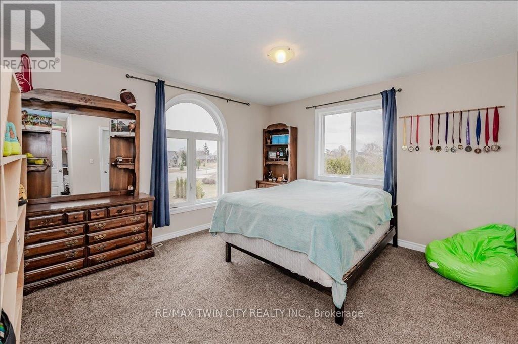 110 DEER CRESCENT Image 20