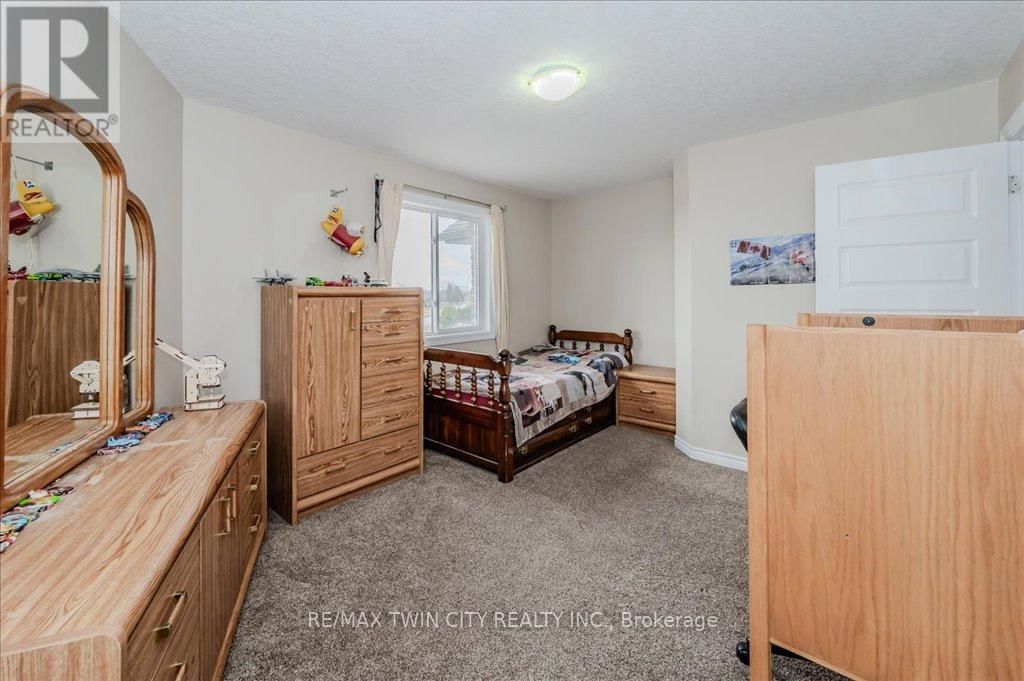 110 DEER CRESCENT Image 22