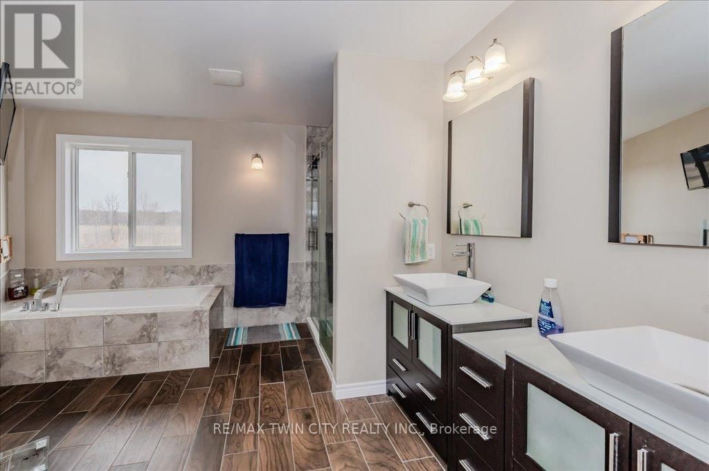 110 DEER CRESCENT Image 26