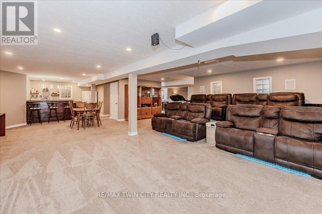 110 DEER CRESCENT Image 28
