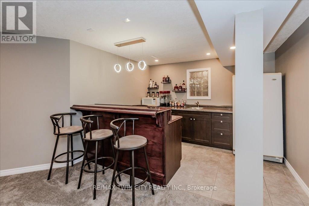 110 DEER CRESCENT Image 29
