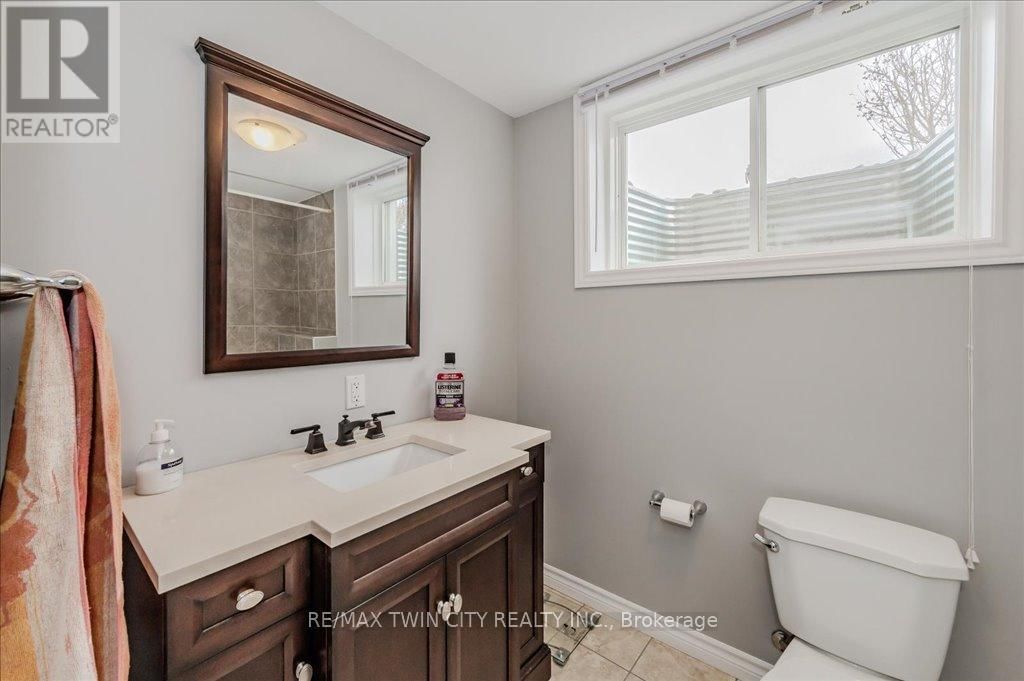 110 DEER CRESCENT Image 31