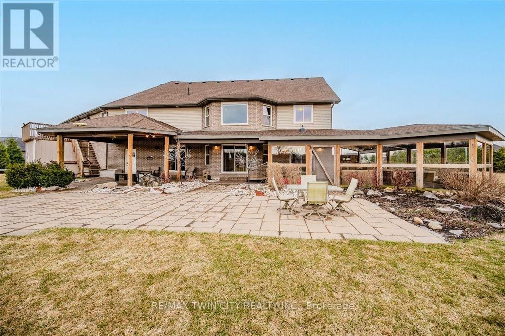 110 DEER CRESCENT Image 33