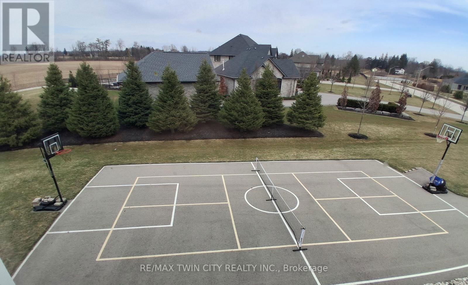 110 DEER CRESCENT Image 38