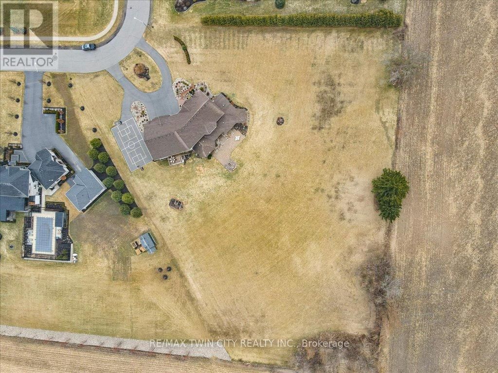 110 DEER CRESCENT Image 6
