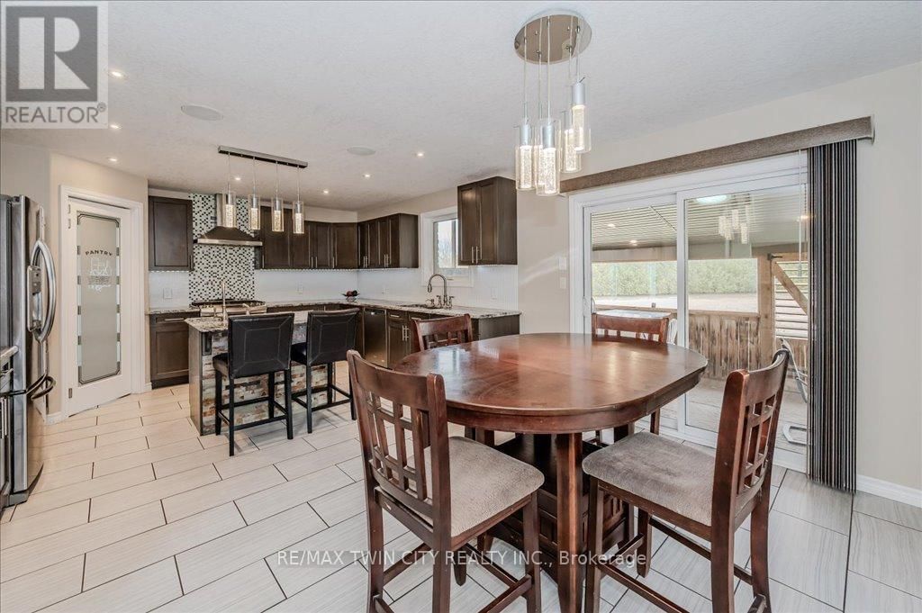 110 DEER CRESCENT Image 7