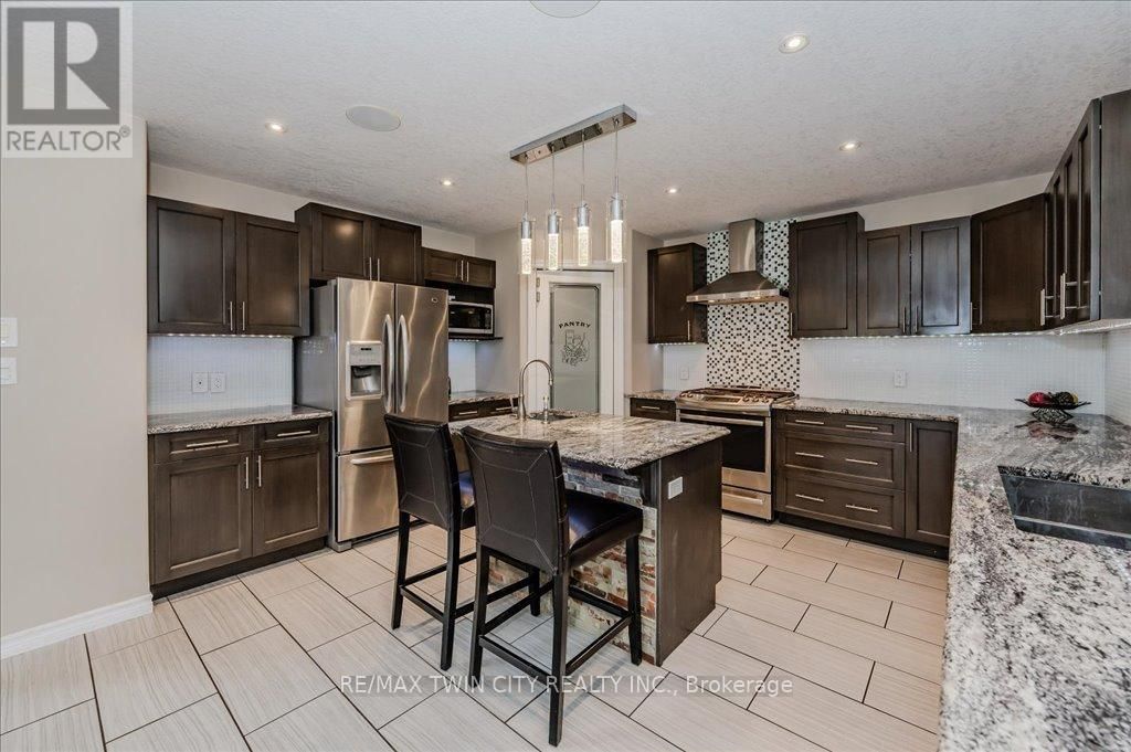 110 DEER CRESCENT Image 8