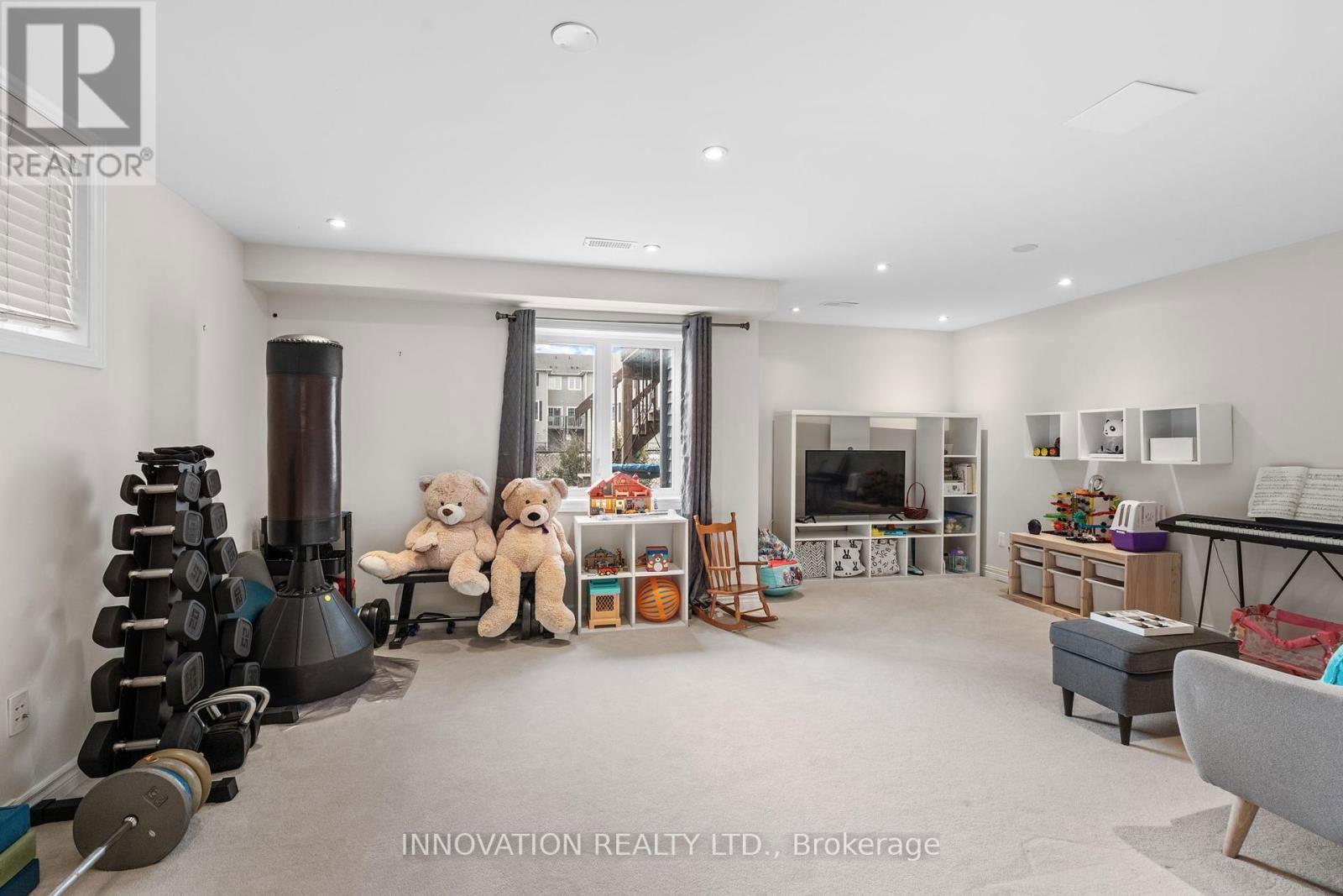 1559 CARRONBRIDGE CIRCLE Image 31
