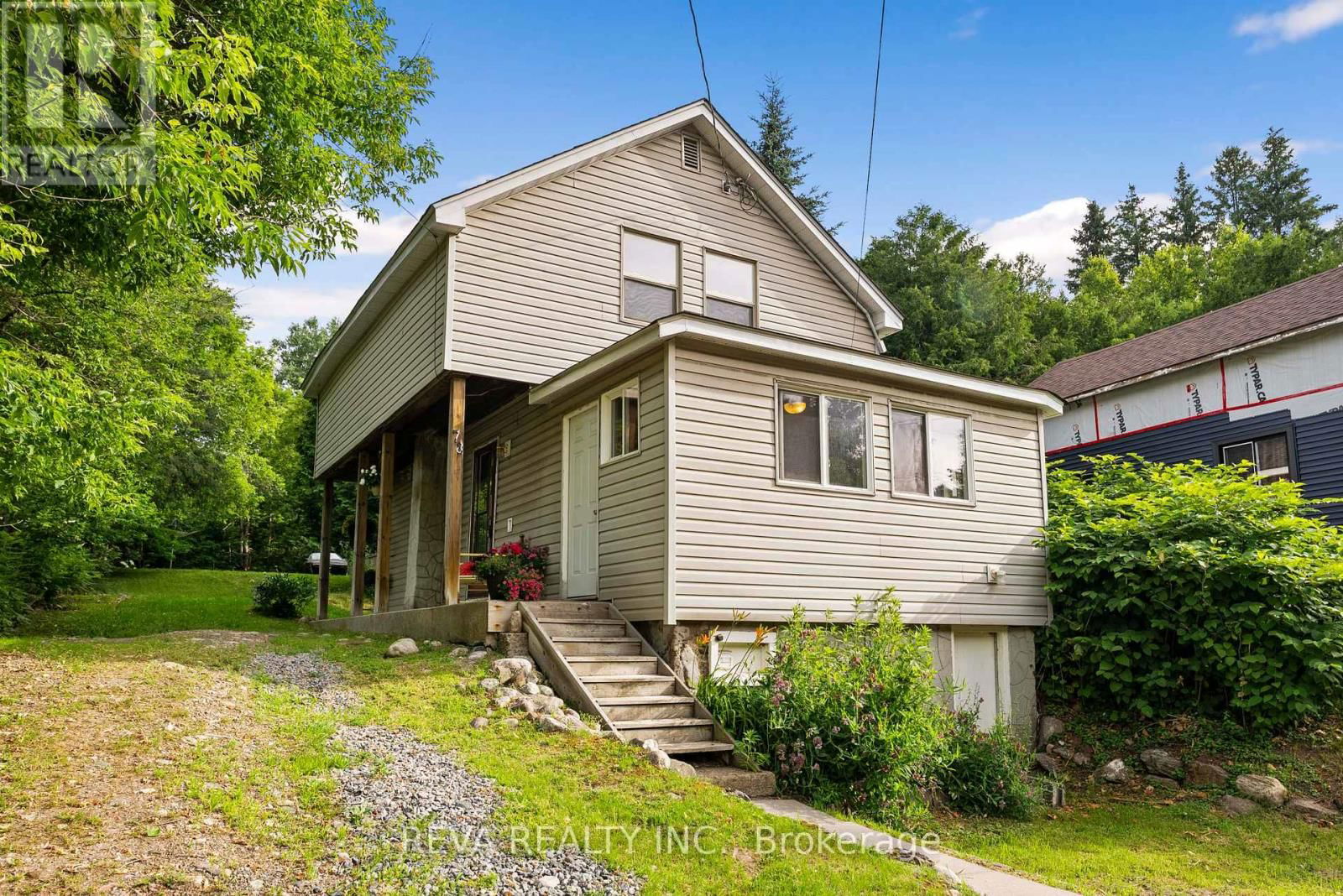 78 BRIDGE STREET EAST Image 2
