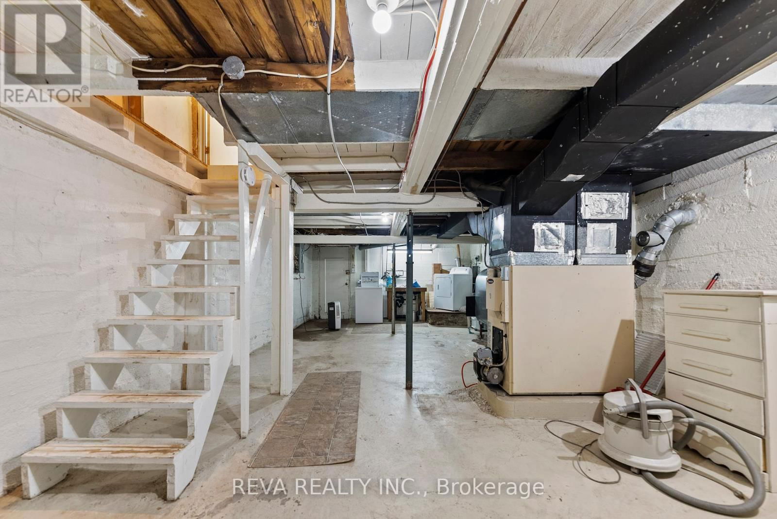 78 BRIDGE STREET EAST Image 20