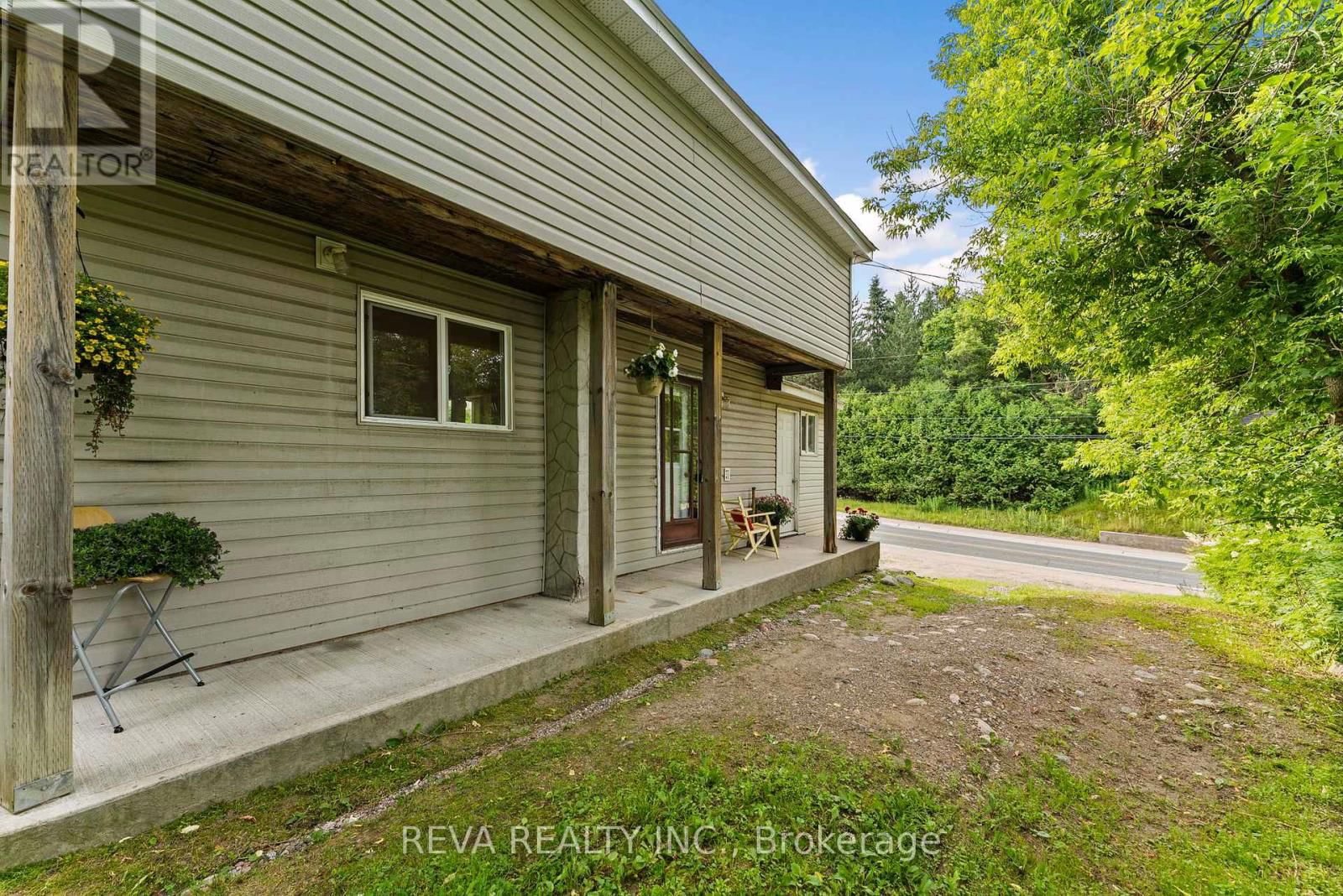 78 BRIDGE STREET EAST Image 23