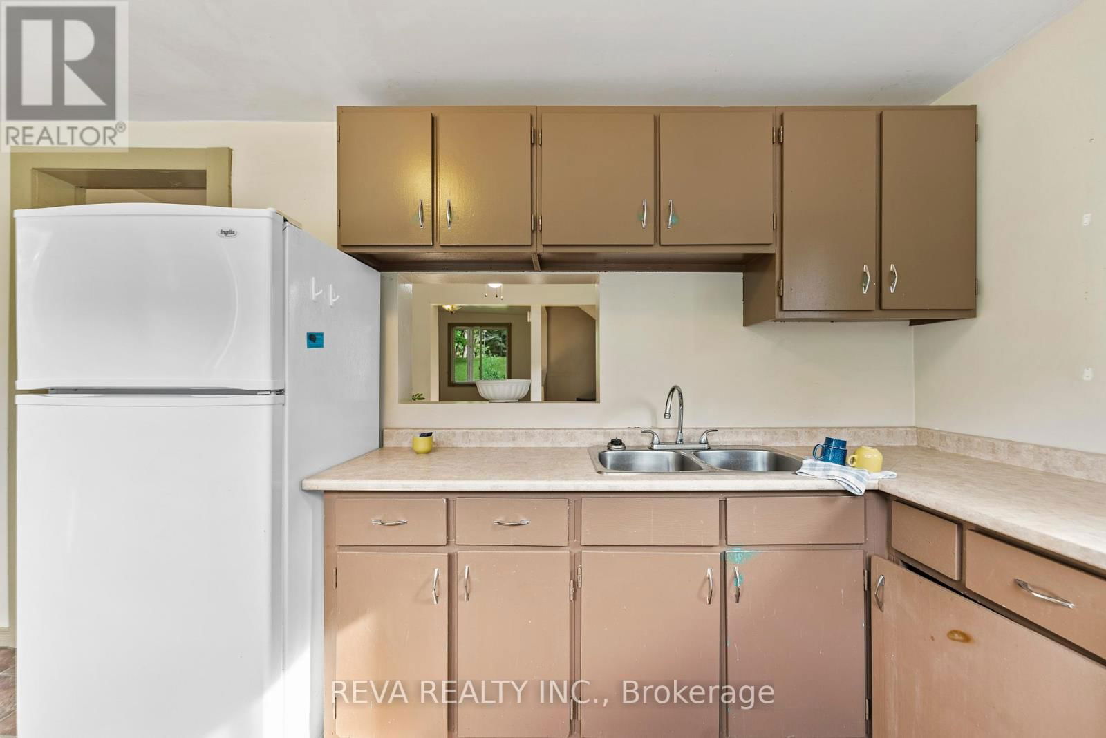 78 BRIDGE STREET EAST Image 8