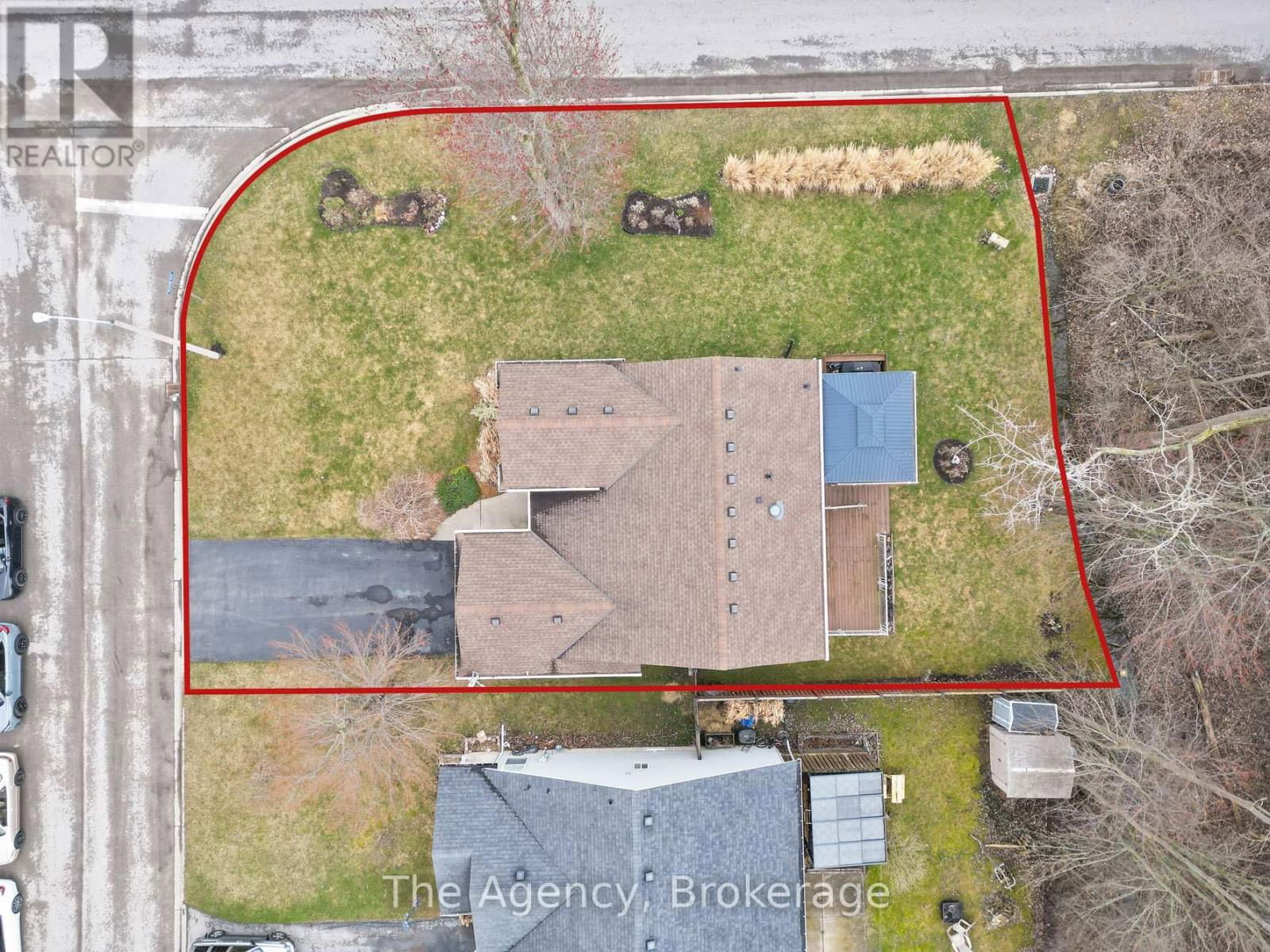7 ROCHELLE CRESCENT Image 32