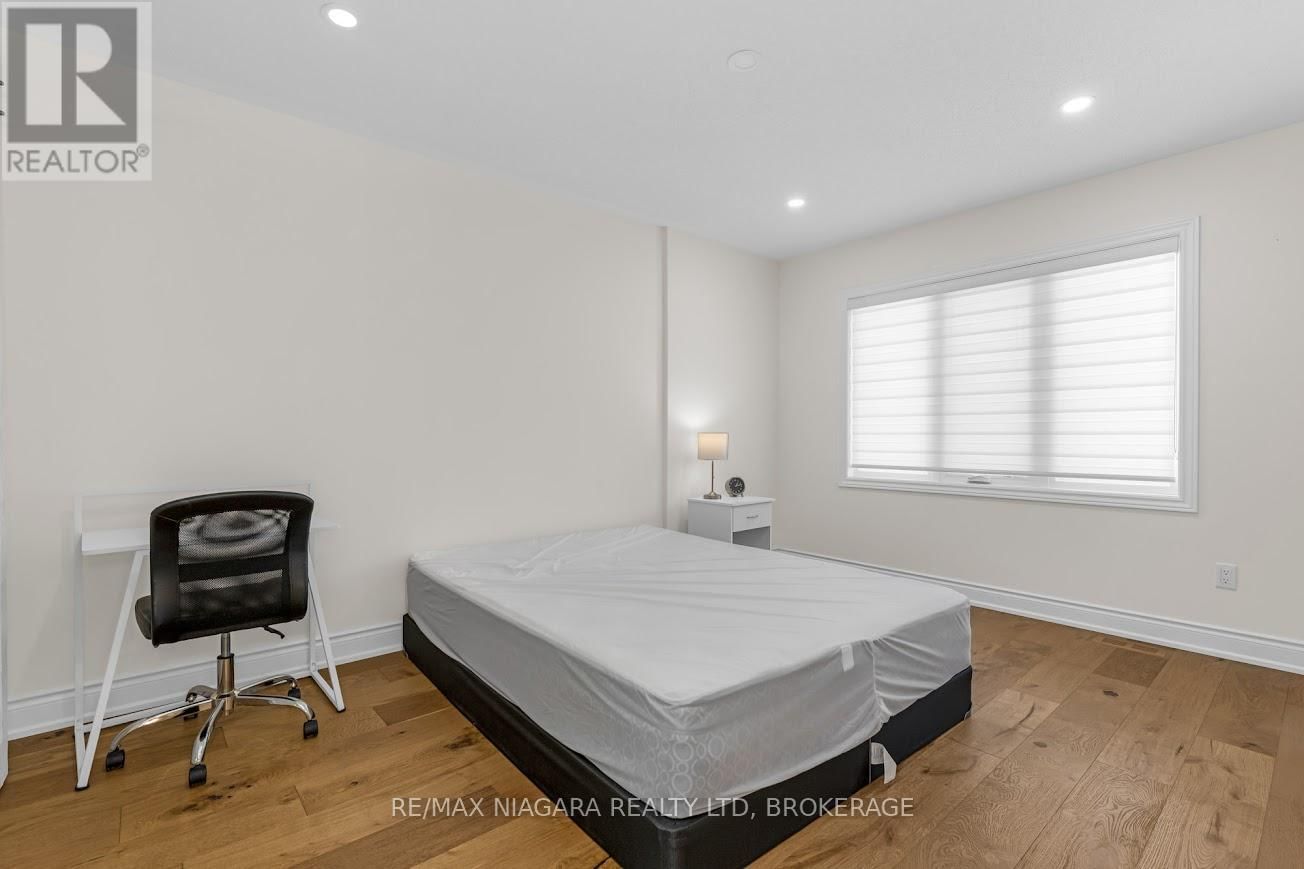 9 BRUTON STREET NORTH Image 14