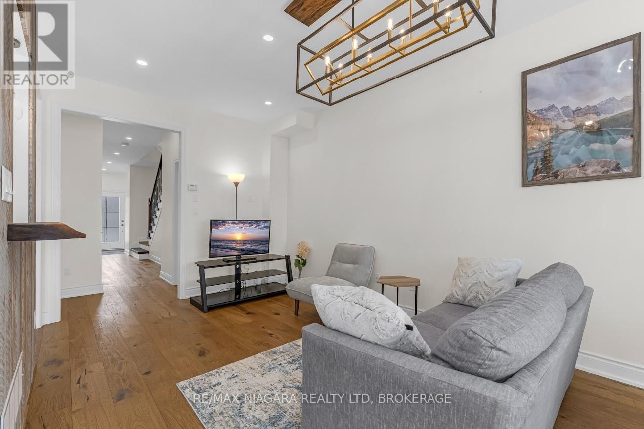 9 BRUTON STREET NORTH Image 6