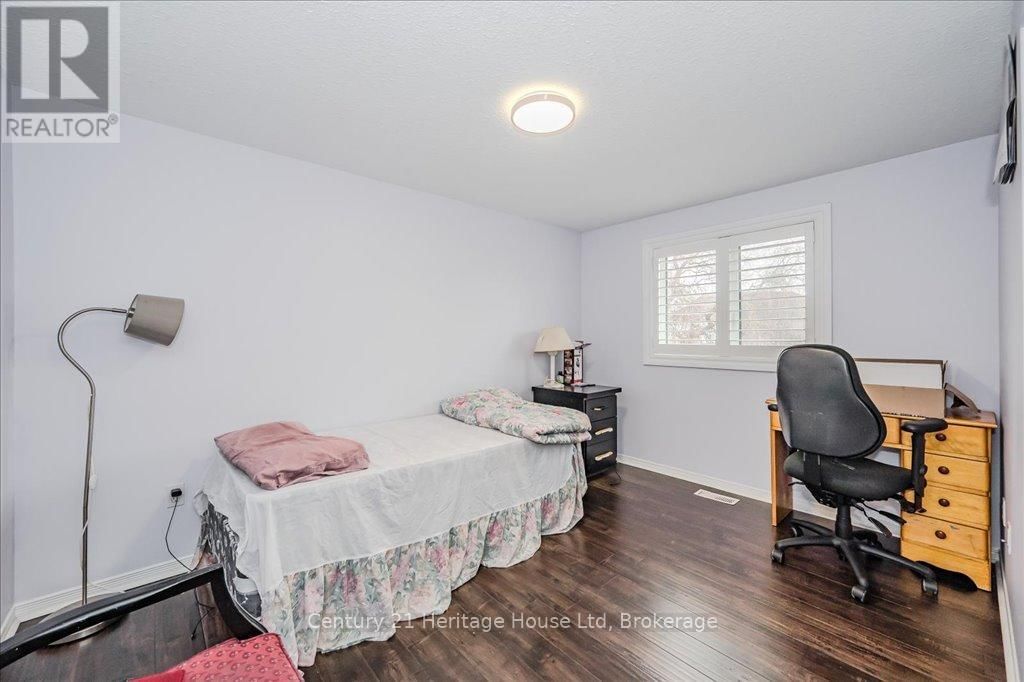 128 MILSON CRESCENT Image 24