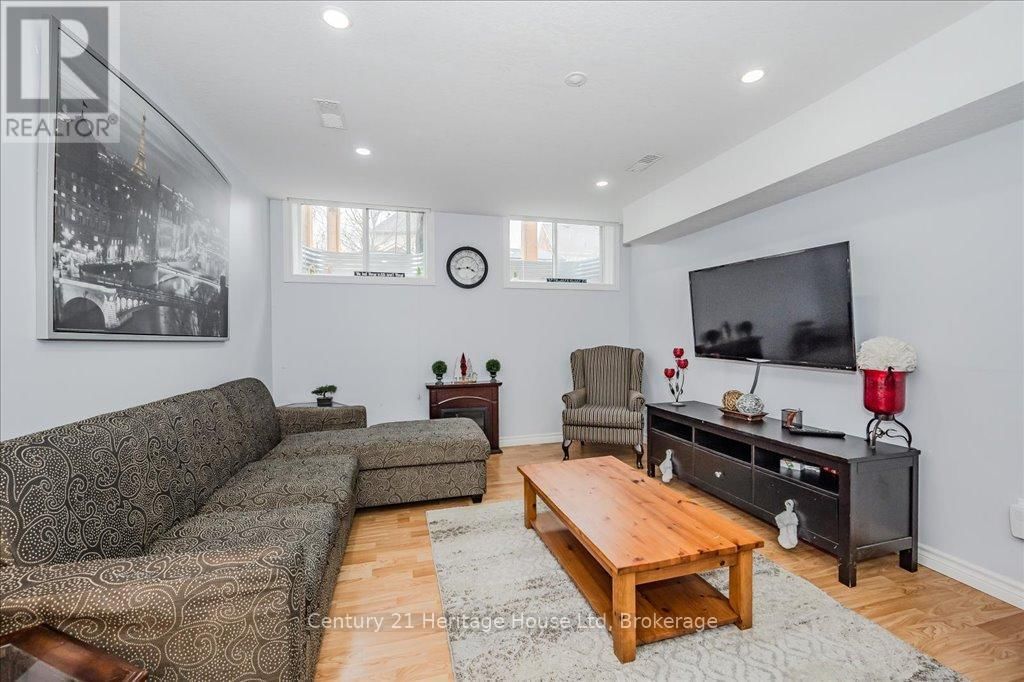128 MILSON CRESCENT Image 29