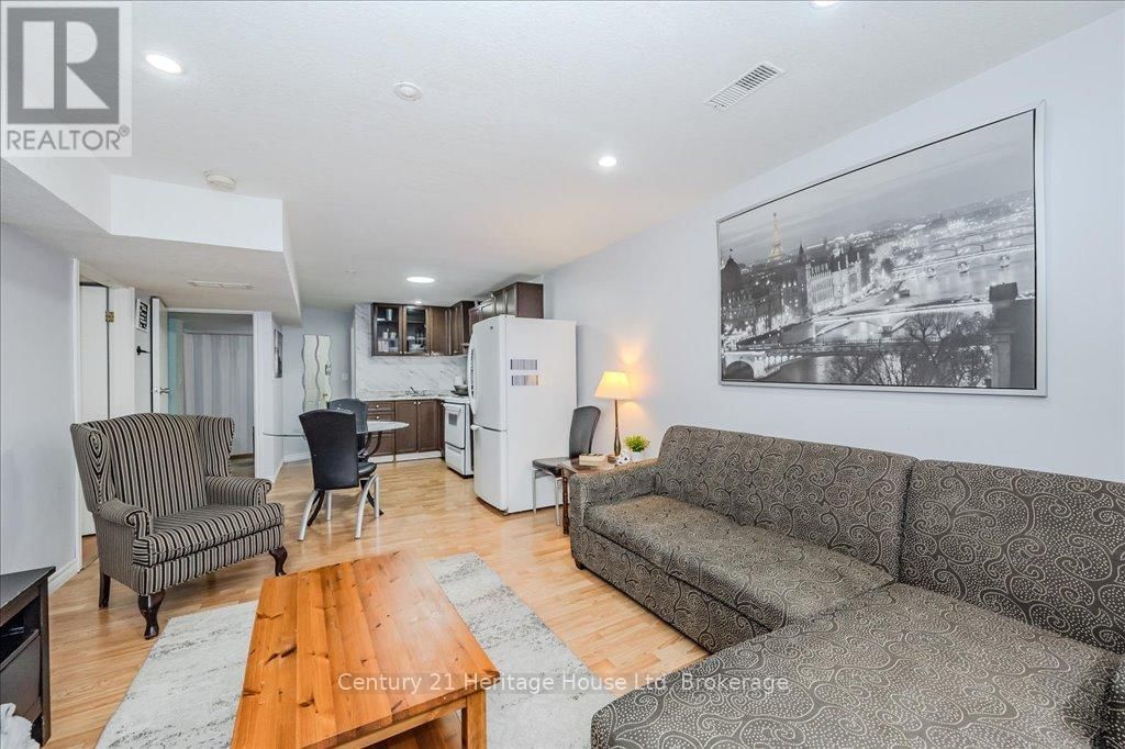 128 MILSON CRESCENT Image 30