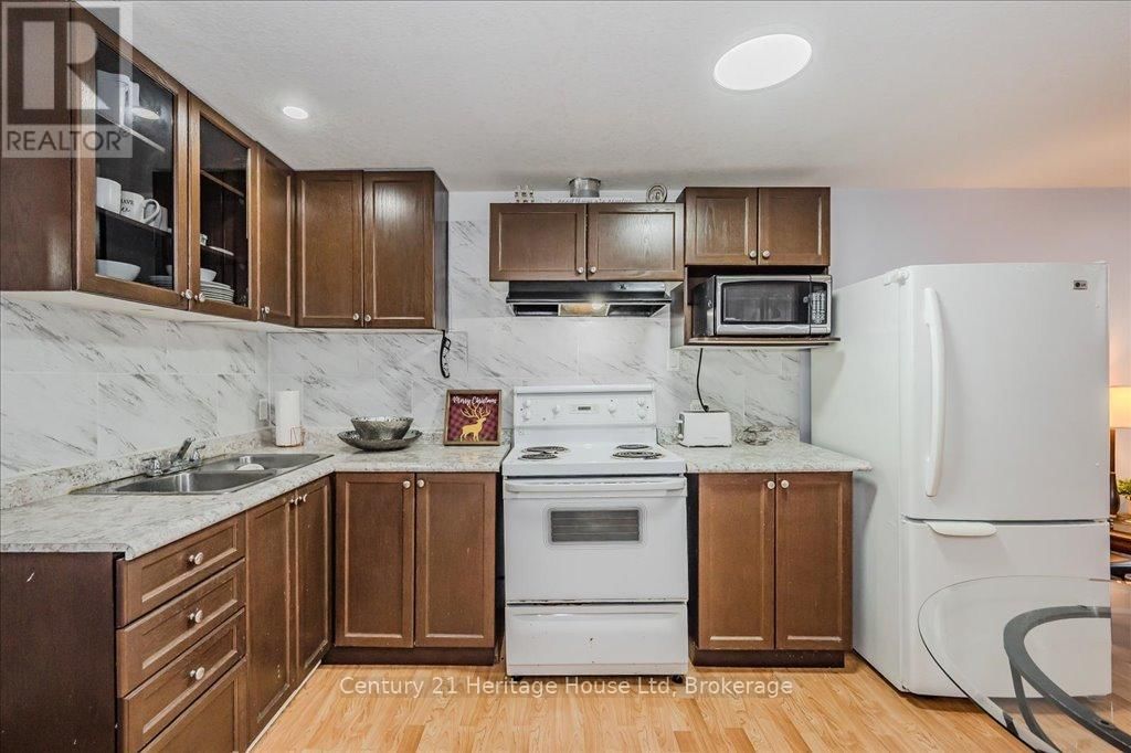 128 MILSON CRESCENT Image 32