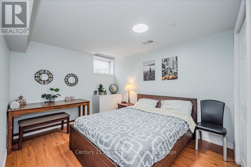 128 MILSON CRESCENT Image 33
