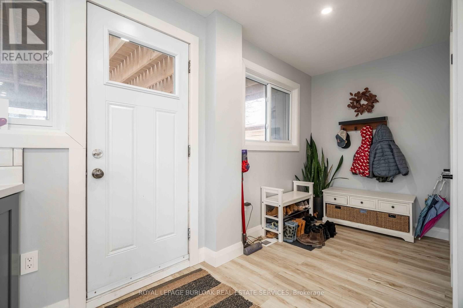 8 BANFF DRIVE Image 11