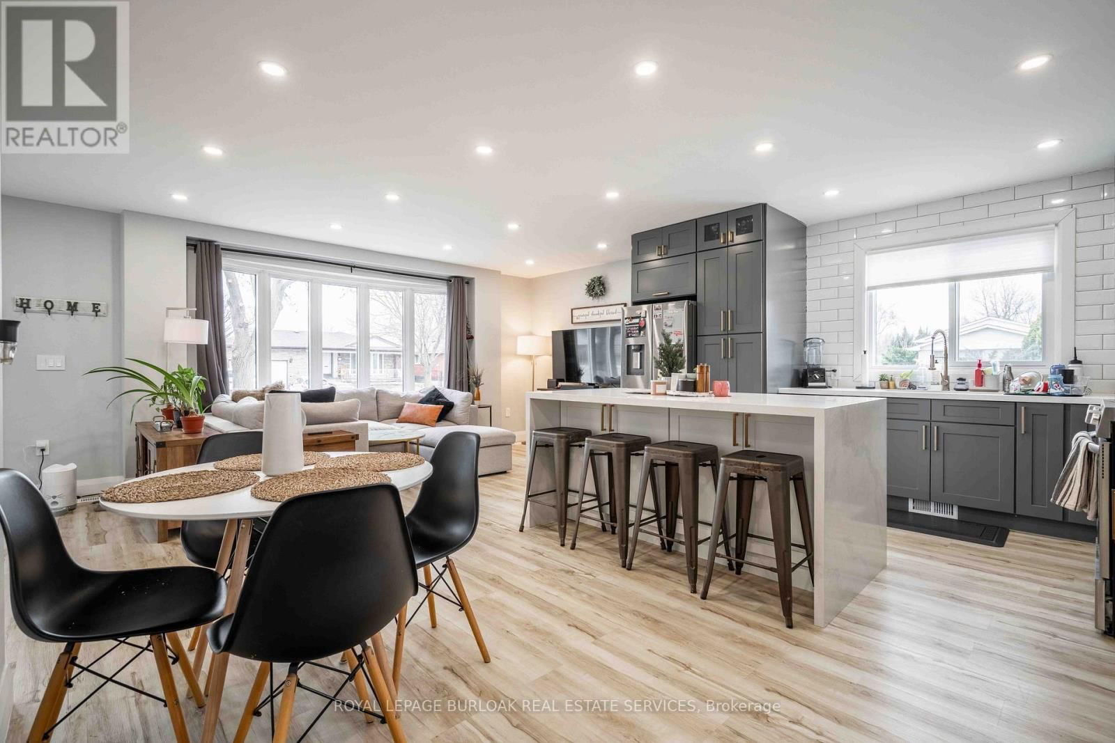 8 BANFF DRIVE Image 12