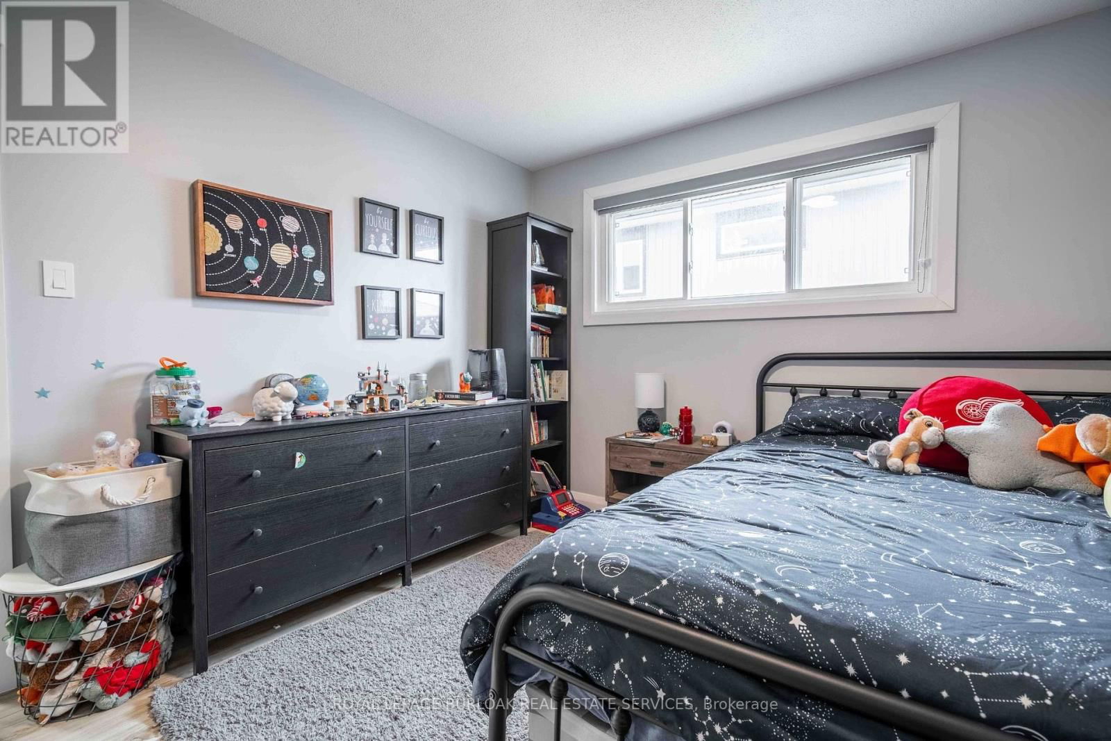 8 BANFF DRIVE Image 14