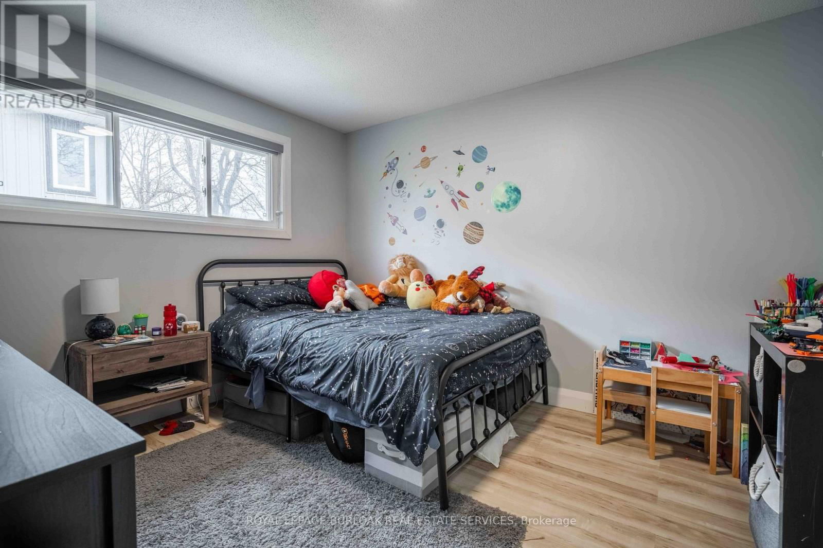 8 BANFF DRIVE Image 15