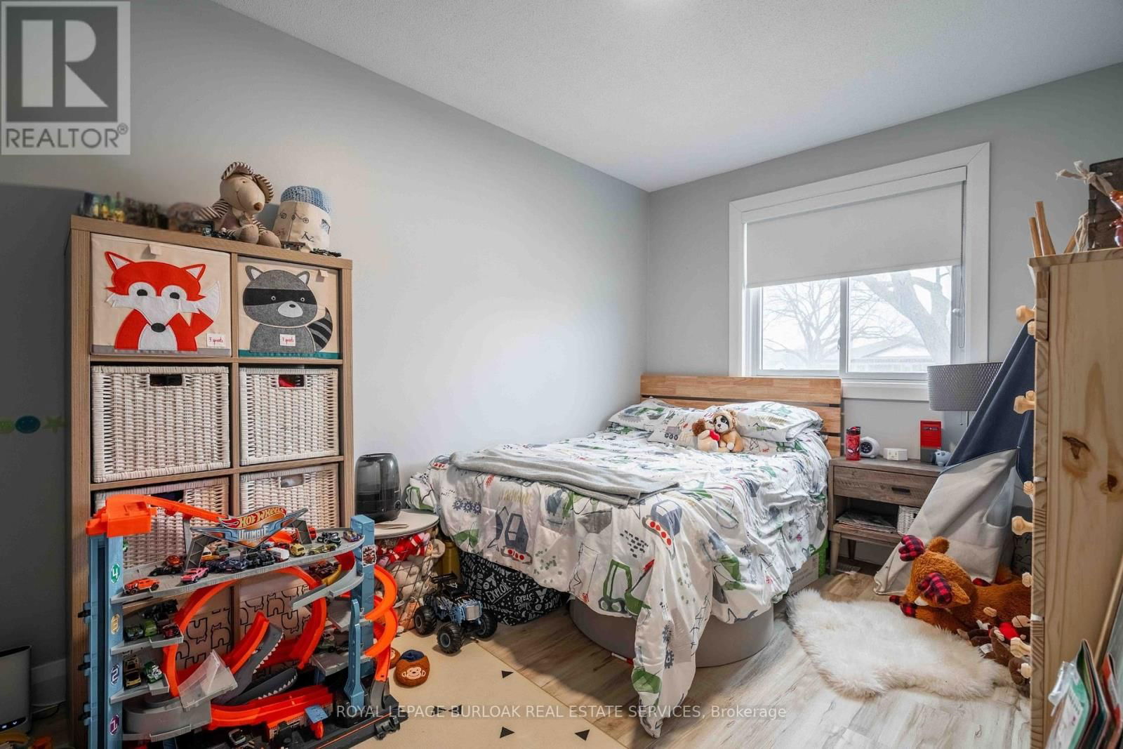 8 BANFF DRIVE Image 16