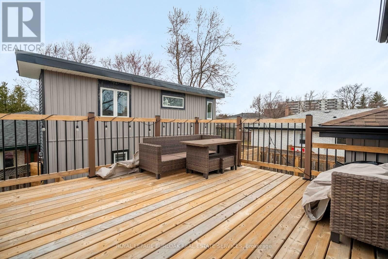 8 BANFF DRIVE Image 21