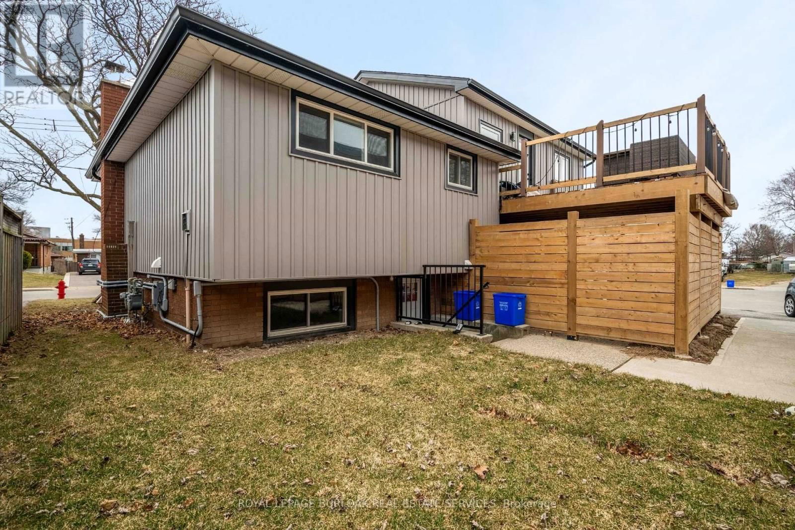 8 BANFF DRIVE Image 25