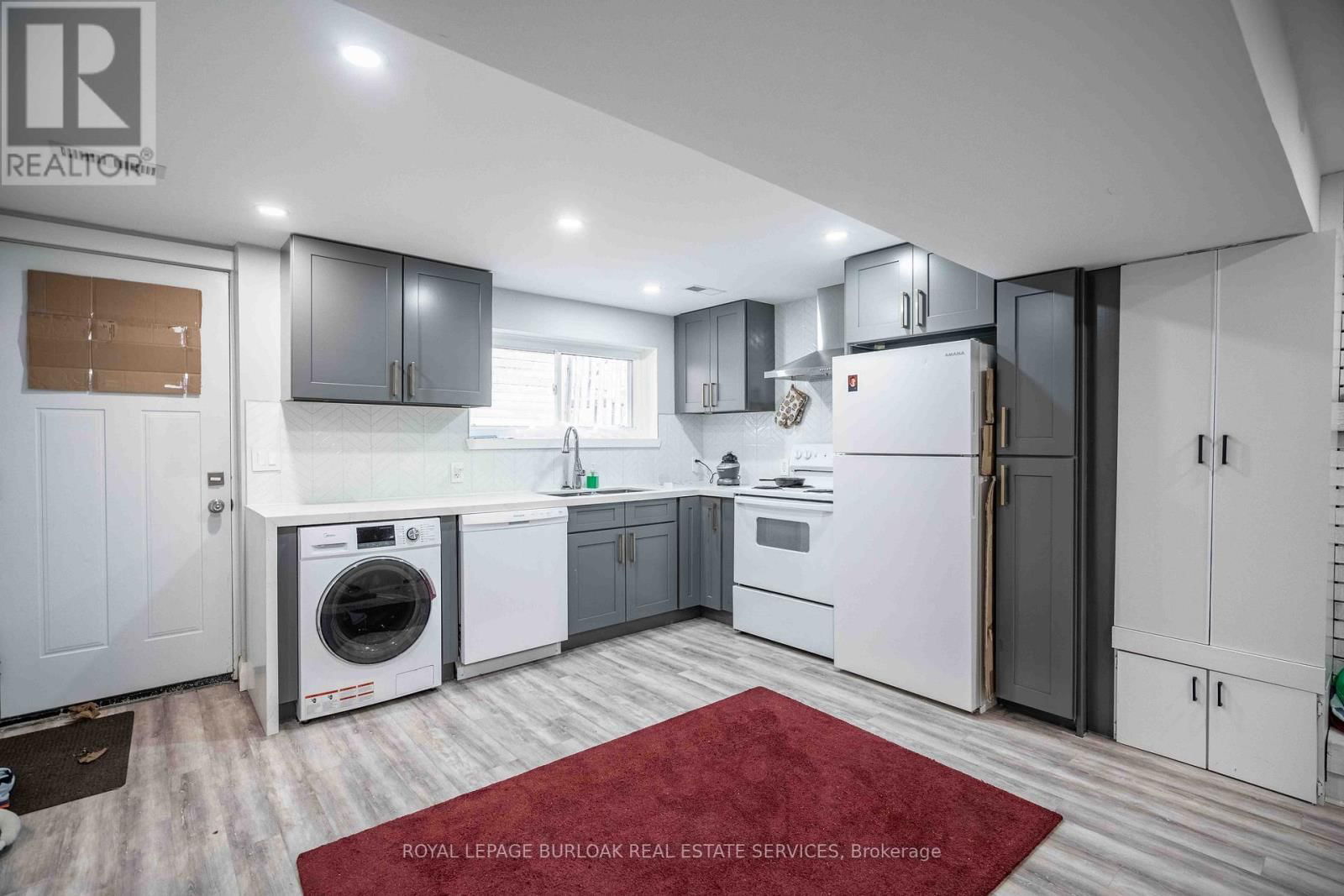 8 BANFF DRIVE Image 28