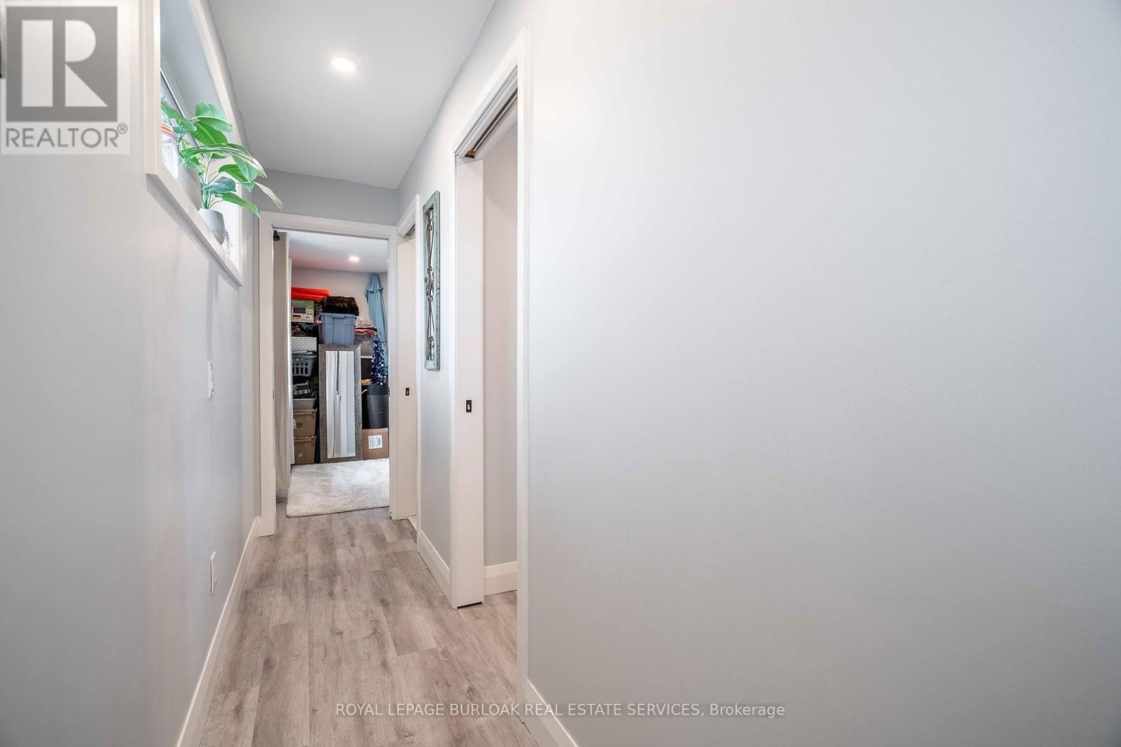 8 BANFF DRIVE Image 40