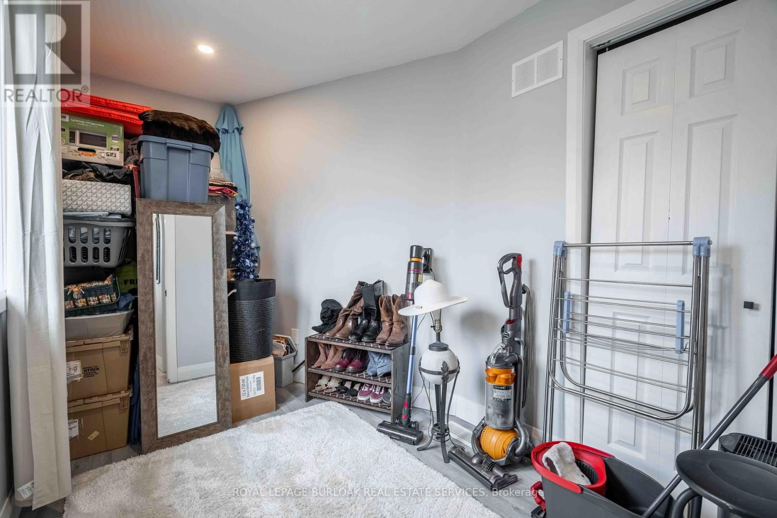 8 BANFF DRIVE Image 43