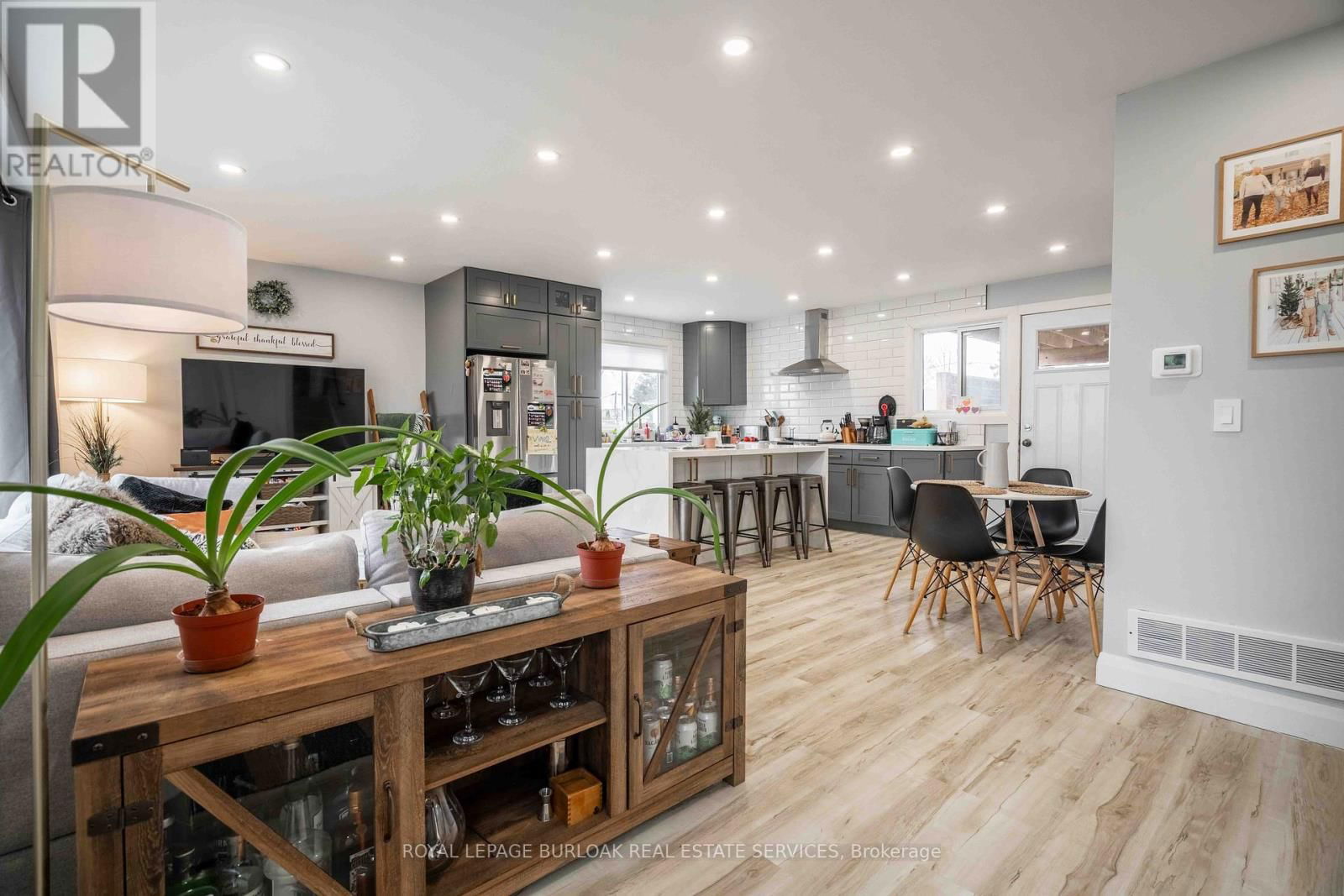8 BANFF DRIVE Image 5
