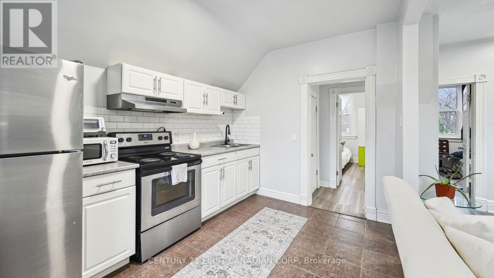 417 GREY STREET Image 17