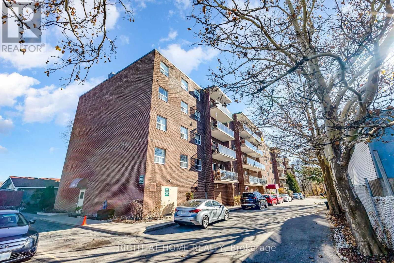 503 - 793 COLBORNE STREET EAST Image 16