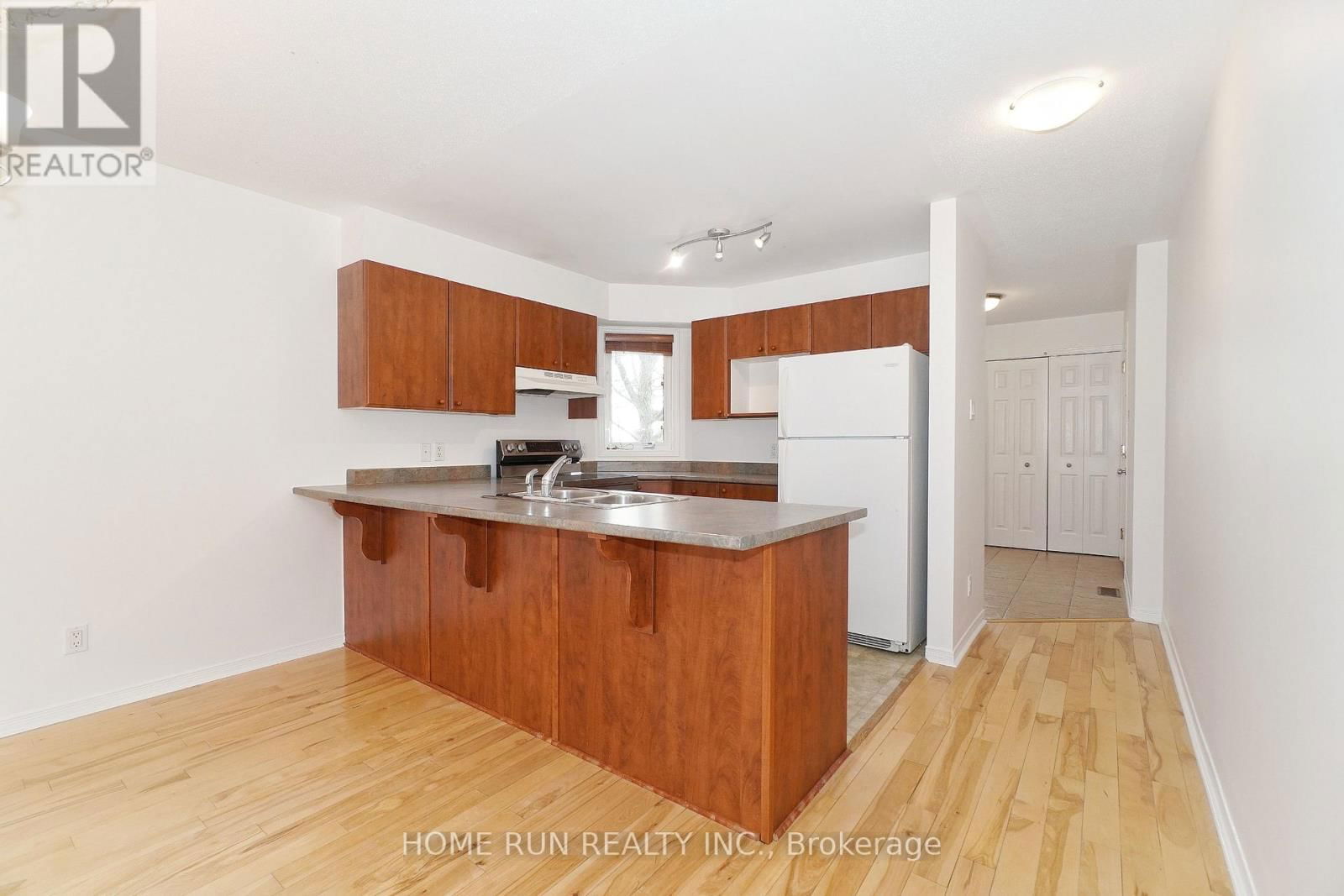 96 STRATHAVEN PRIVATE Image 12