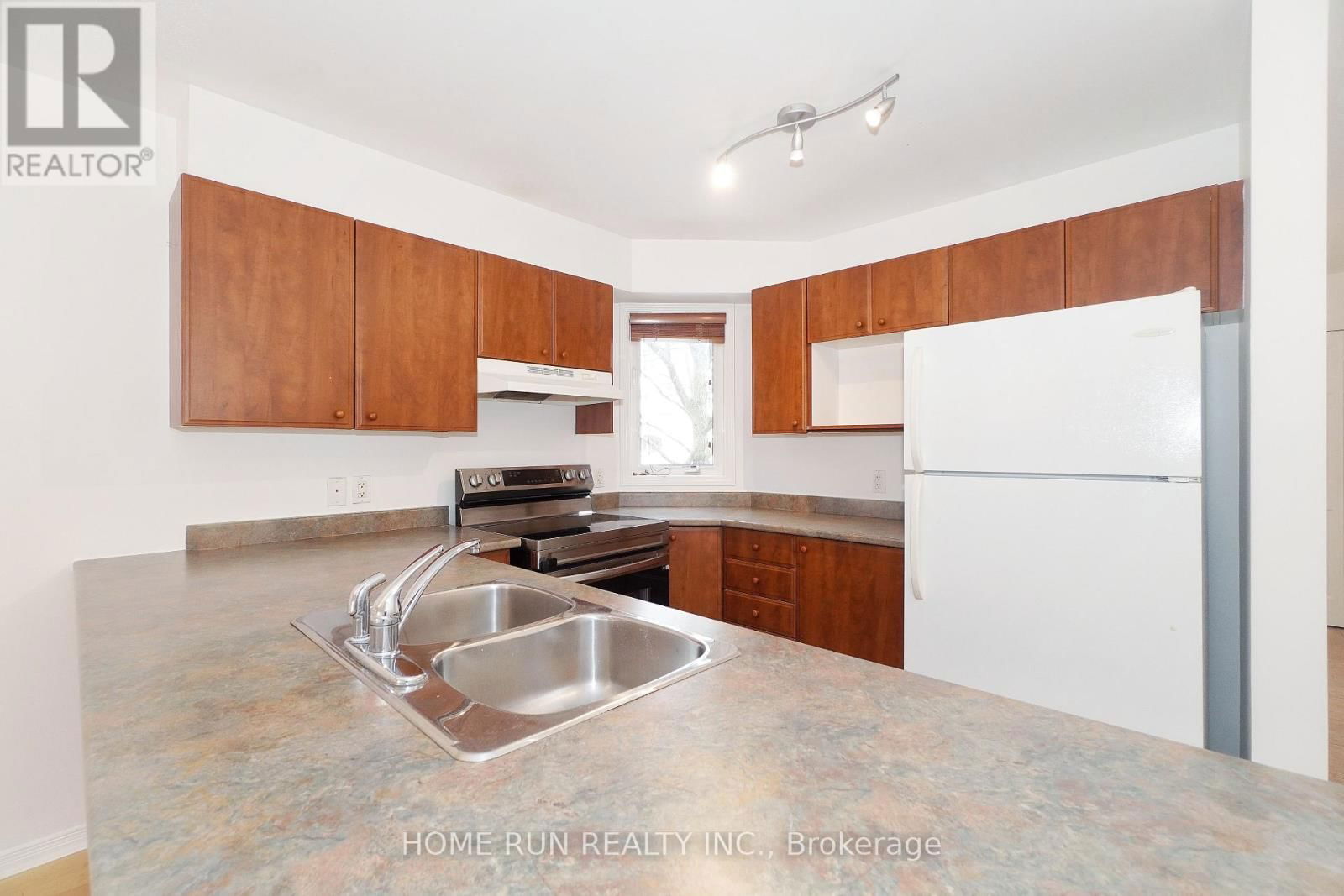 96 STRATHAVEN PRIVATE Image 15
